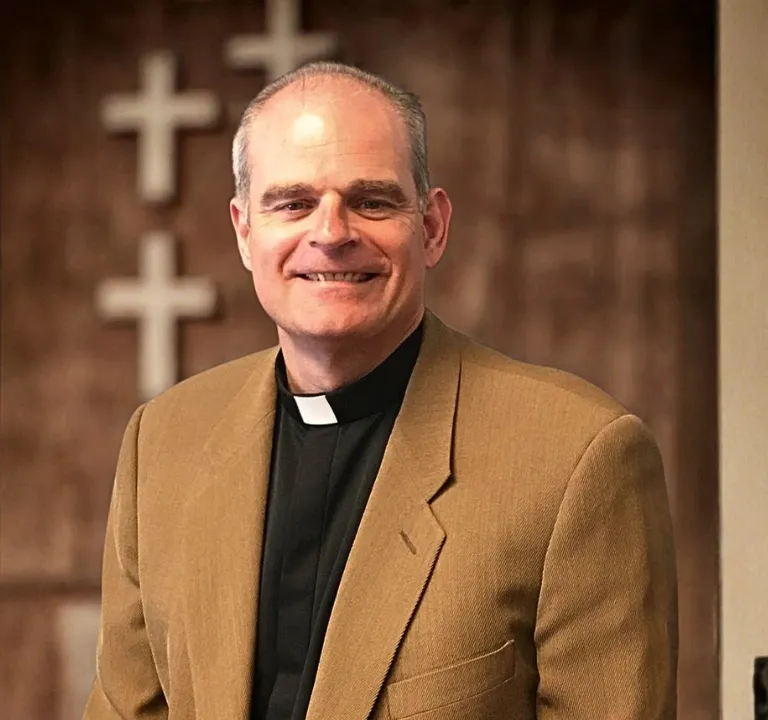 Un Sacerdote en Silicon Valley: La Fe y la Inteligencia Artificial de Anthropic - Image 1