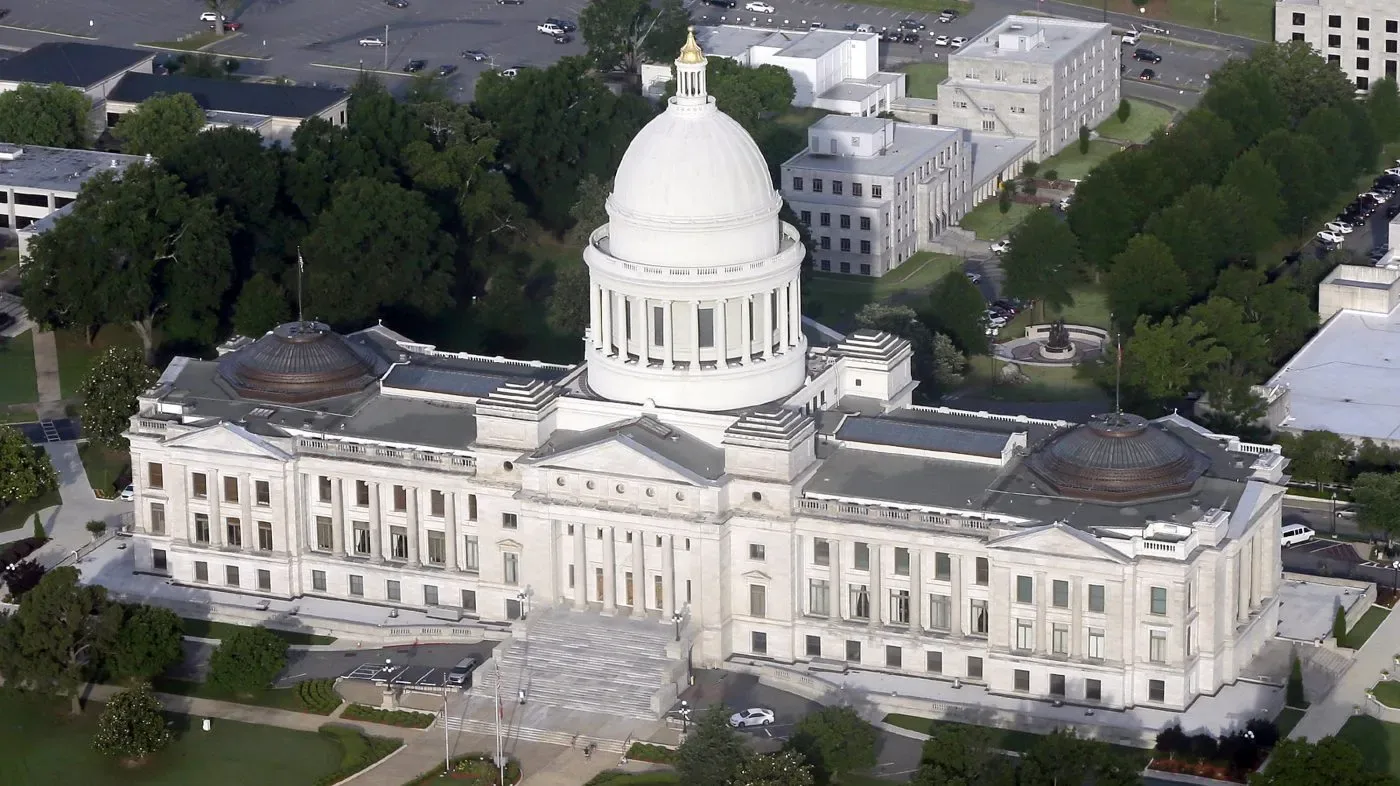 ¡Golpe en Arkansas! Republicano apoyado vence a candidato de Trump