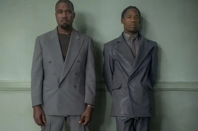 Bianca Censori Debuta como Directora con Video Musical para Ye y Travis Scott