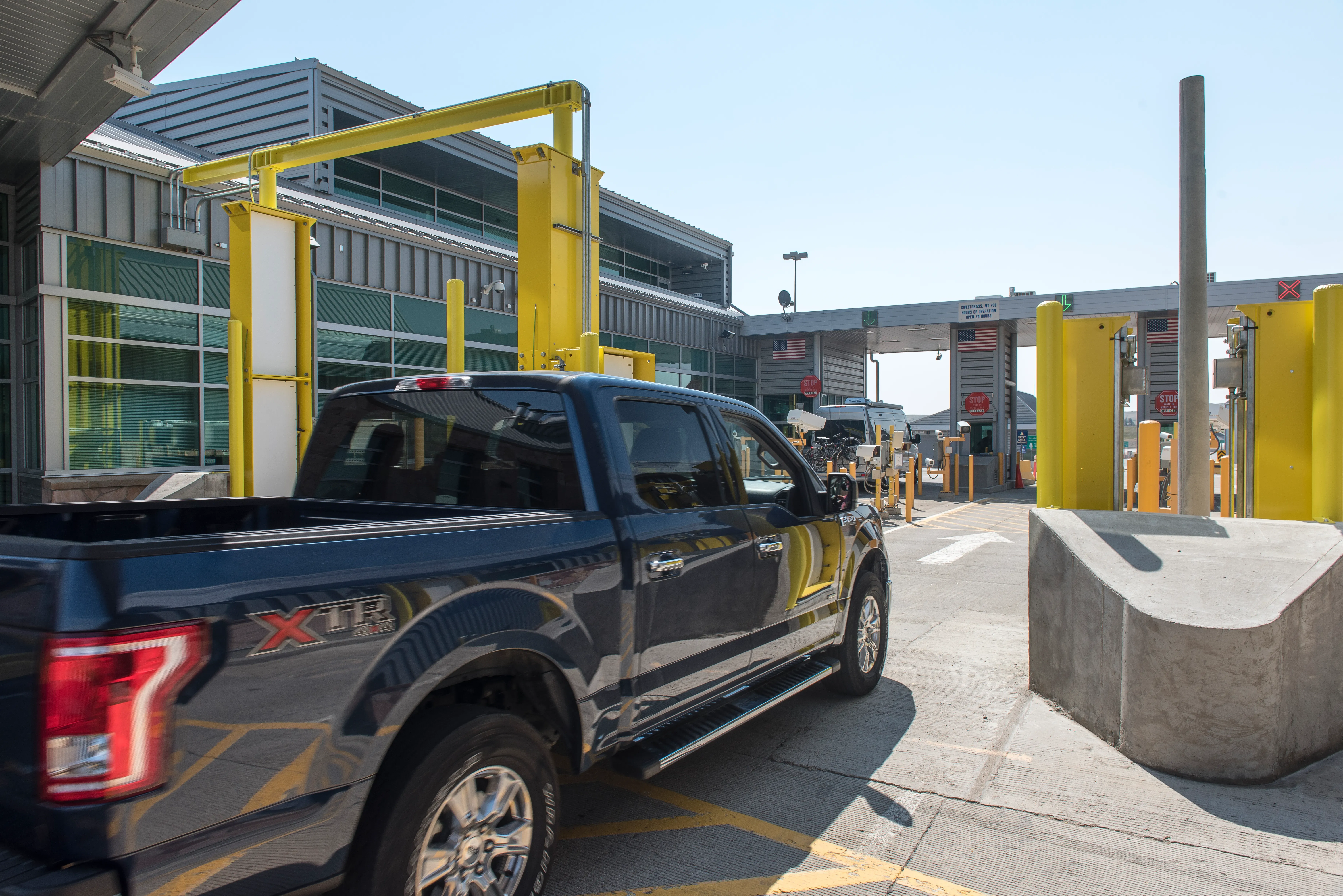 Cierre Fronterizo: Trump Clausura Cruce Histórico entre EE. UU. y Canadá