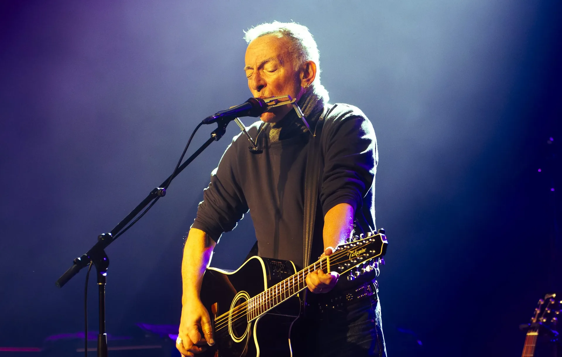 Bruce Springsteen Blasts Trump & US Politics in Fiery Tour Opener! Bruce Springsteen Blasts Trump & US Politics in Fiery Tour Opener!