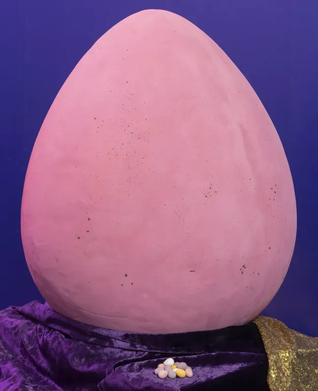 Cadbury Presenta el Huevo Mega Mini para Pascua: Un Gigante de Chocolate - Image 3