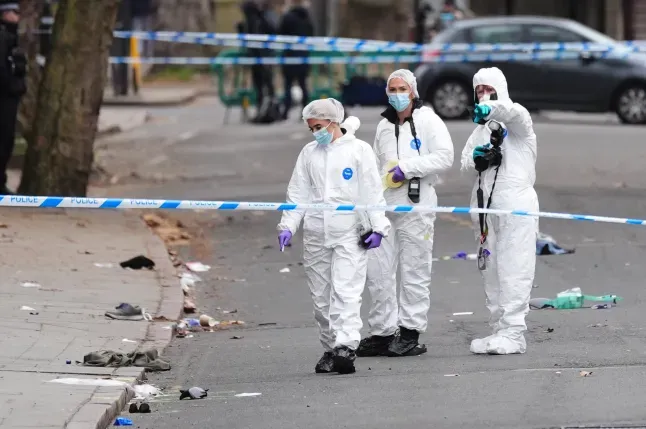 Arrestan a Sospechoso Tras Arrollar a Peatones en Derby: Investigación en Curso - Image 4 Arrestan a Sospechoso Tras Arrollar a Peatones en Derby: Investigación en Curso - Image 4