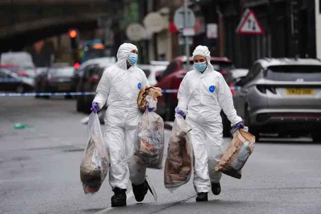 Arrestan a Sospechoso Tras Arrollar a Peatones en Derby: Investigación en Curso - Image 5 Arrestan a Sospechoso Tras Arrollar a Peatones en Derby: Investigación en Curso - Image 5