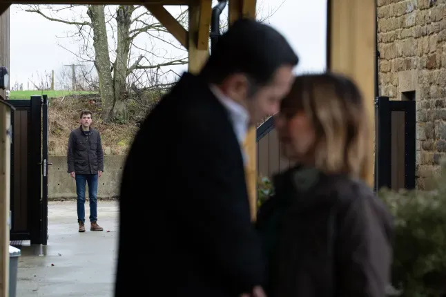 Emmerdale's Graham Stabbed in Violent Attack, Life in Danger - Image 3