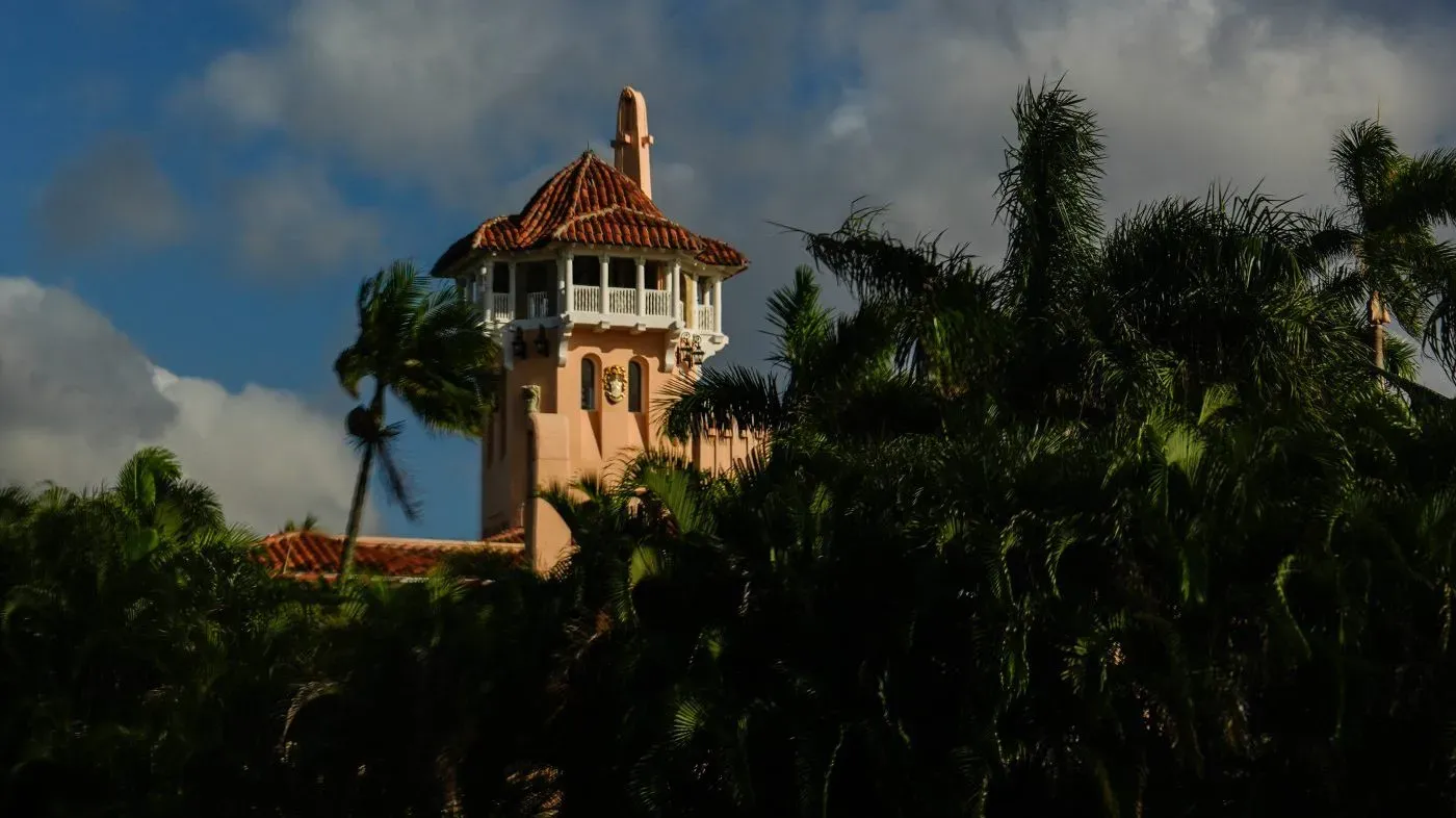 Fighter Jets Escort Civilian Plane Near Mar-a-Lago