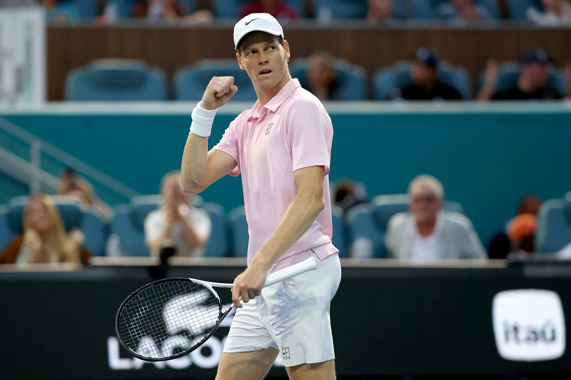 Jannik Sinner's Pursuit of Perfection: The Irritation Revealed at the Miami Open Jannik Sinner's Pursuit of Perfection: The Irritation Revealed at the Miami Open