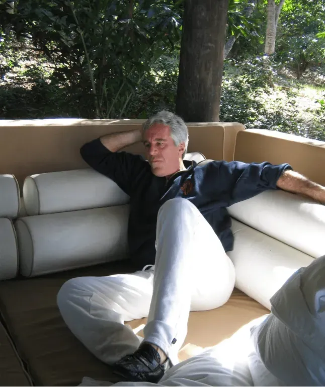 Jeffrey Epstein Miniseries Sparks Outrage, Labeled 'Tasteless' by Viewers - Image 4