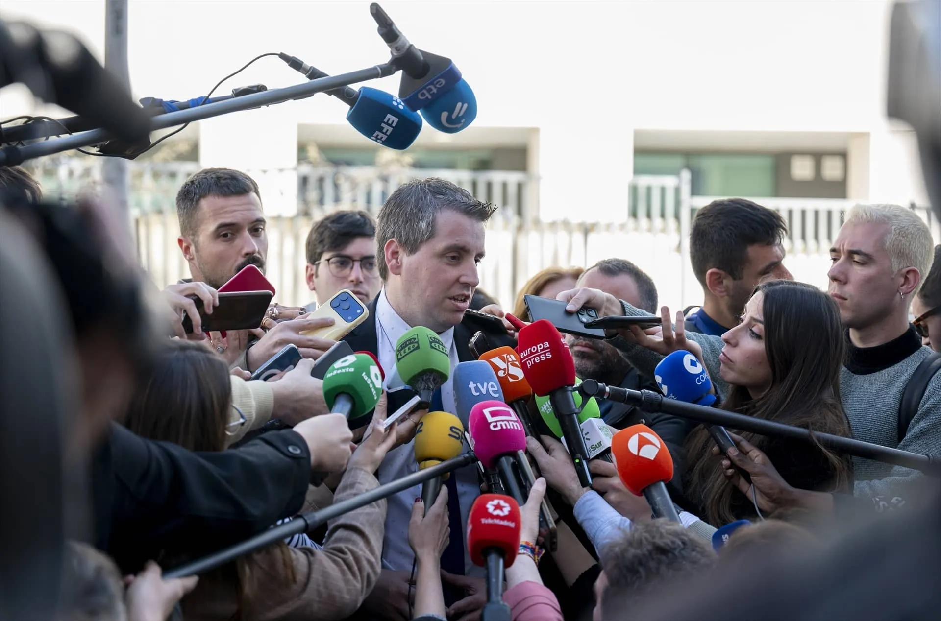 Juez Desestima Solicitud de Ex-DAO para Limitar Declaraciones en Caso de Agresión