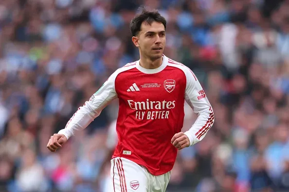 Lineker Accuses Arteta of Emulating Ferguson Tactics in Premier League Title Race - Image 3