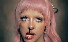 Lola Young Habla de la Recuperación de las Drogas como un 'Proceso Continuo' Tras su Regreso - Image 3