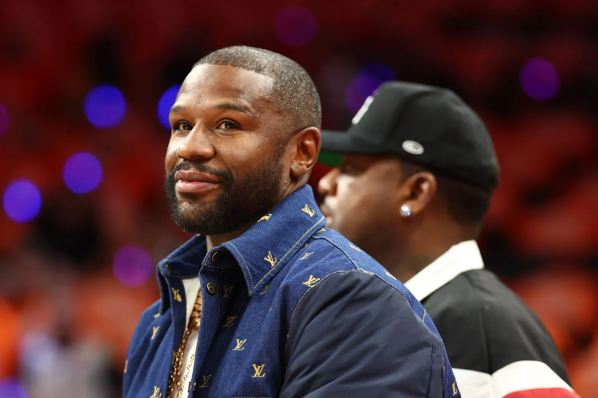 Mayweather Cuestiona Detalles del Combate con Pacquiao: ¿Exhibición o Pelea? Mayweather Cuestiona Detalles del Combate con Pacquiao: ¿Exhibición o Pelea?