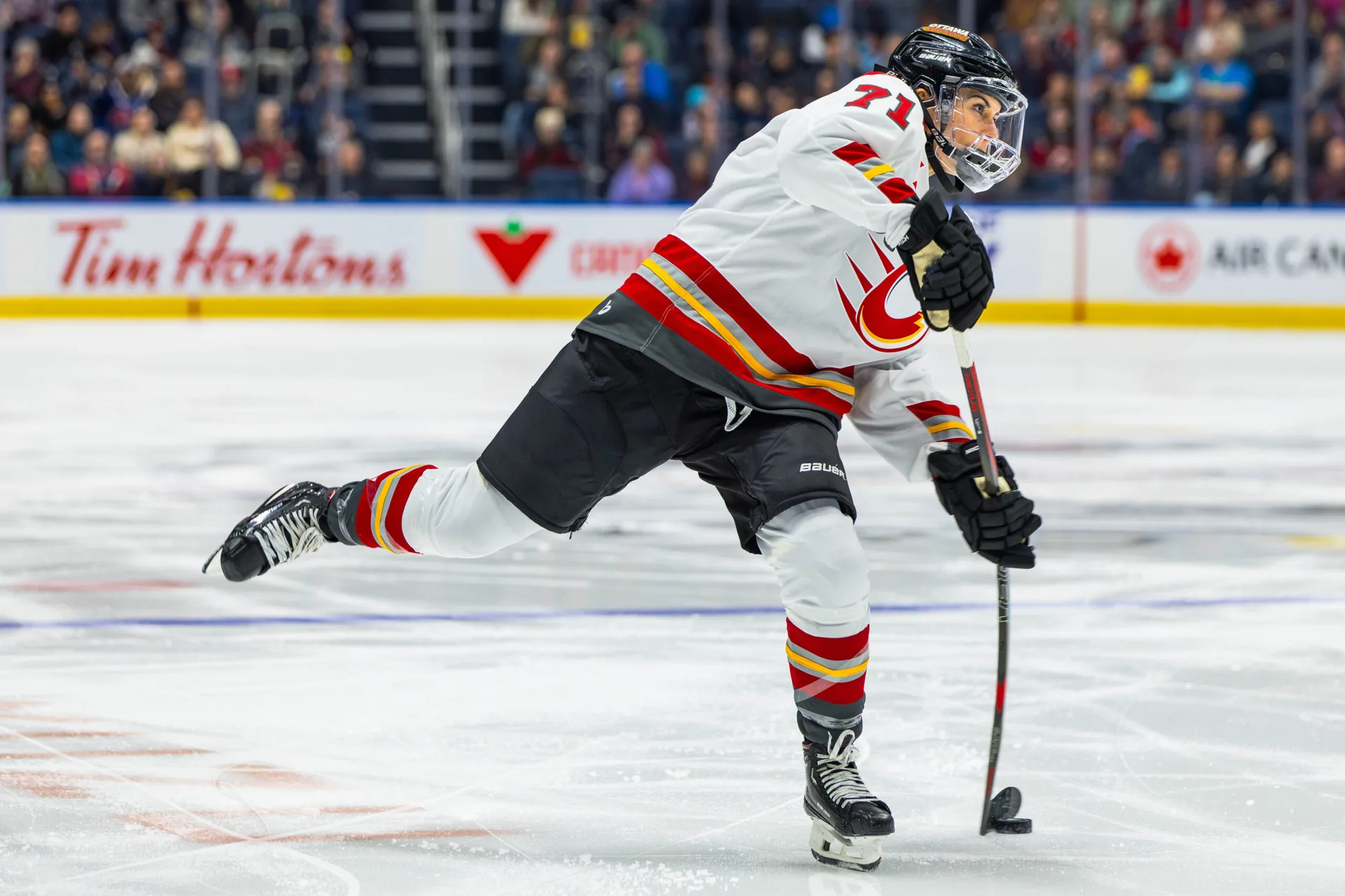 Minnesota Frost Refuerza Defensa con Roese Tras Traspaso Clave