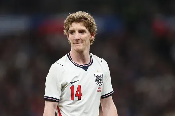 ¡Bombazo en Newcastle! Arsenal tras Guimarães, Tonali, Gordon y Livramento