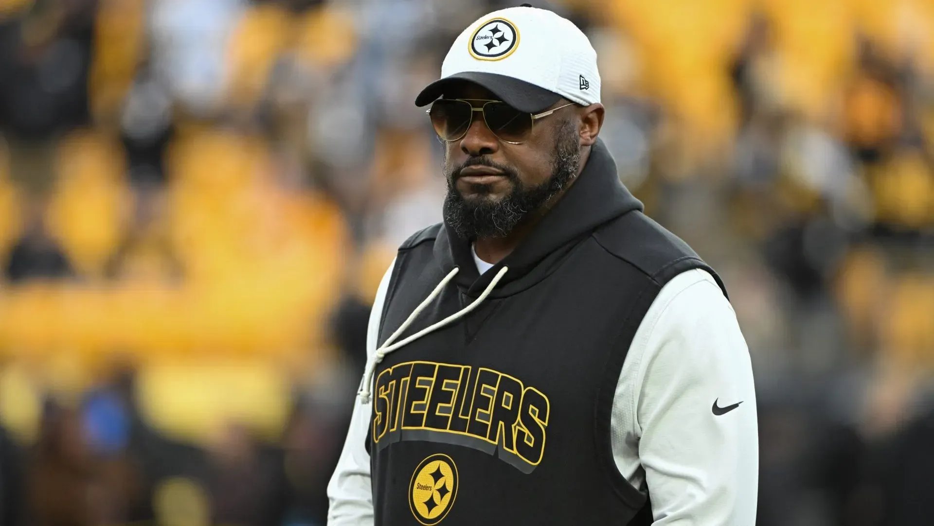 Mike Tomlin, Entrenador de la NFL, Busca un Contrato Millonario en la TV