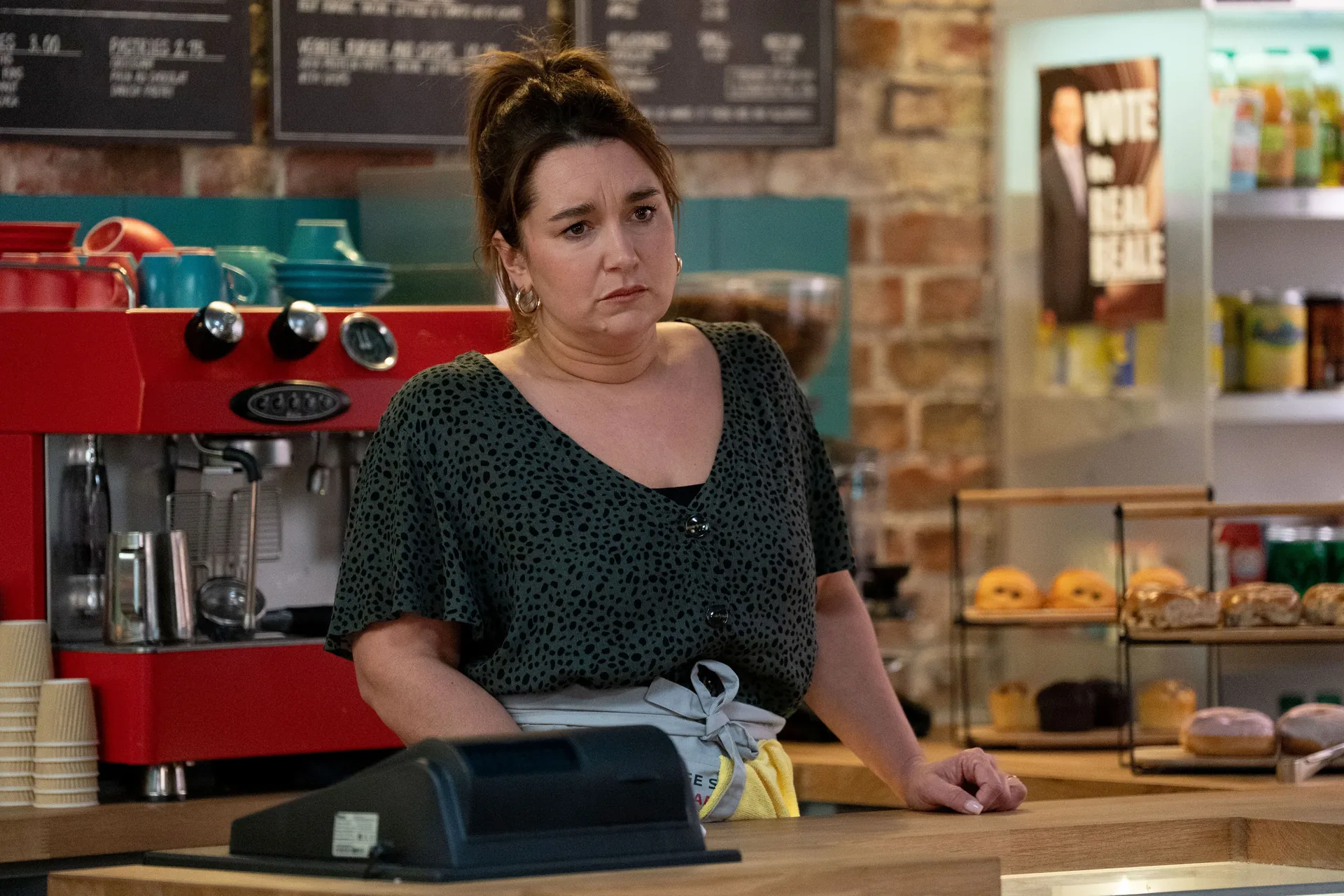 ¡Un Año de Drama! Alice Haig Celebra su Regreso Explosivo a EastEnders - Image 1