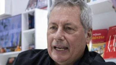 Petros Markaris: The Master of Noir Warns of Social Clash - Image 2