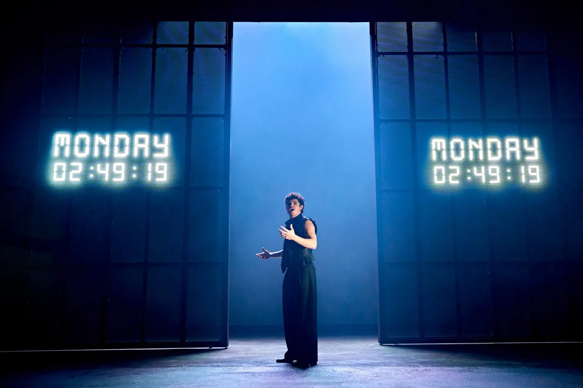 ¡Imperdible! Romeo y Julieta Revive en el West End con Sadie Sink y Noah Jupe - Image 5