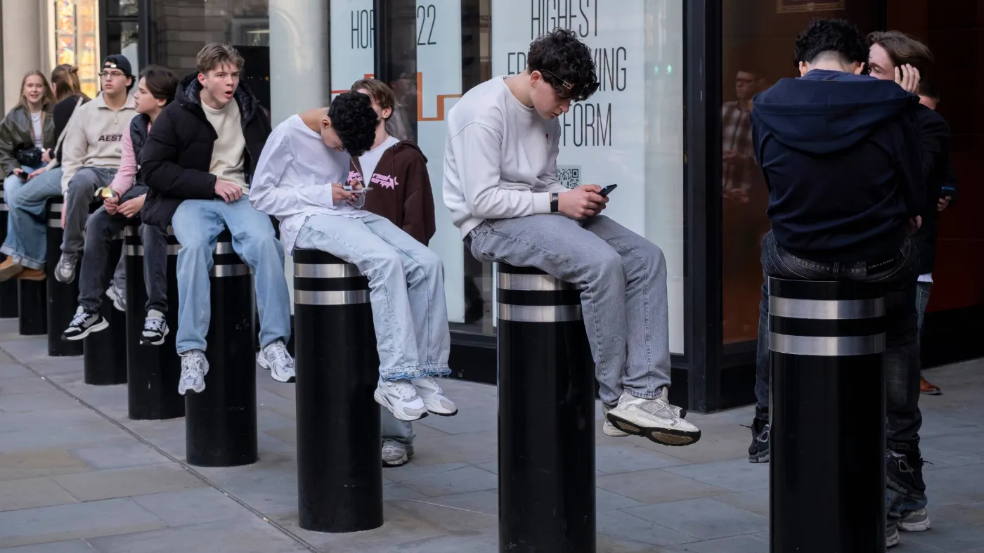 Teléfonos Inteligentes y la Crisis de Fertilidad Global: Un Vínculo Inesperado