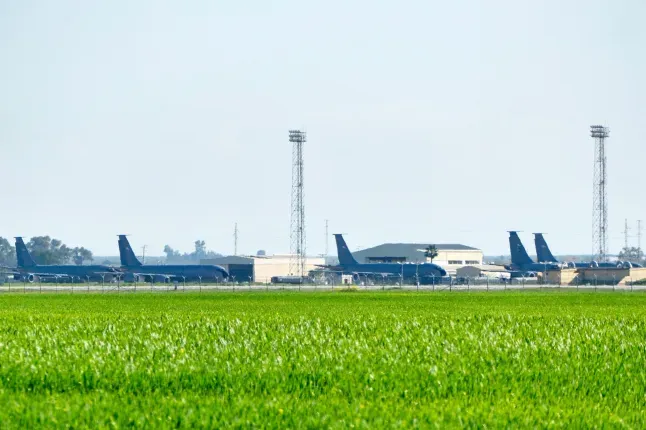 España Cierra su Espacio Aéreo a Aviones Involucrados en la Guerra de Irán - Image 2