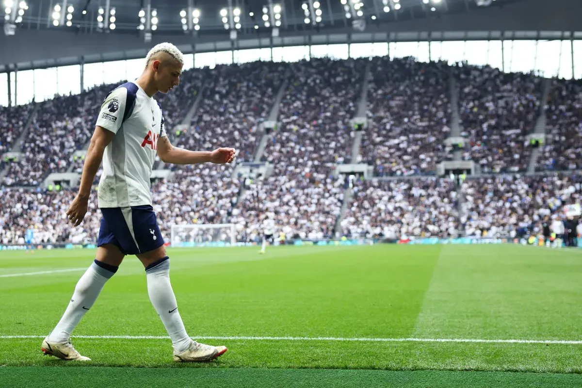 Tottenham Hotspur Reporta Pérdidas de £121M a Pesar de Éxito en Europa League